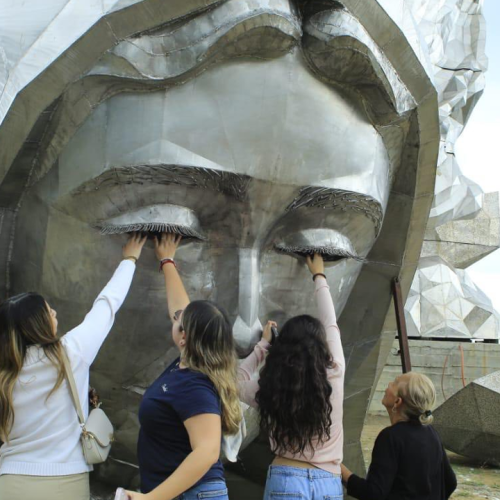 ¡Más de 30 metros! Sorprende escultura en El Chorrito