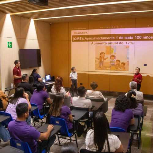¡Estudiantes de Victoria crean asistente para apoyar a alumnos con autismo!
