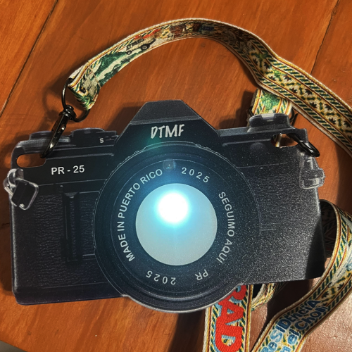 ¡No tires la cámara del concierto! se contamina demasiado